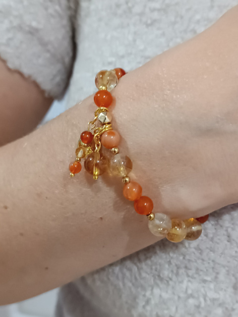 Bransoletka z Cytrynu i Agatu Karneolu – Naturalna Energia i Elegancja Bransoletka z Cytrynu i Agatu Karneolu – Naturalna Energia i Elegancja
