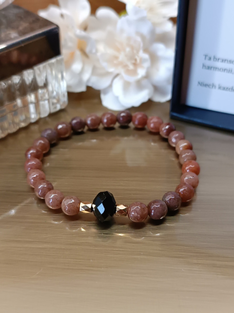 Bransoletka z awenturynu 6 mm i fasetowanego chalcedonu 10 mm – harmonia i spokój Bransoletka z awenturynu 6 mm i fasetowanego chalcedonu 10 mm – harmonia i spokój