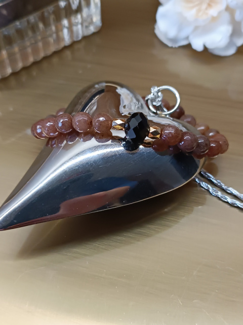Bransoletka z awenturynu 6 mm i fasetowanego chalcedonu 10 mm – harmonia i spokój Bransoletka z awenturynu 6 mm i fasetowanego chalcedonu 10 mm – harmonia i spokój