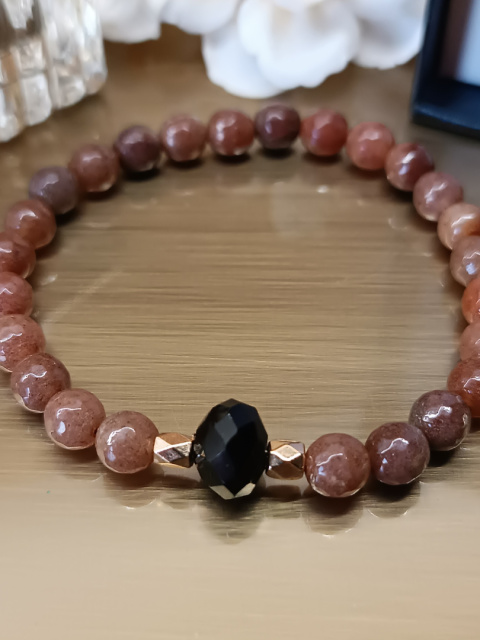 Bransoletka z awenturynu 6 mm i fasetowanego chalcedonu 10 mm – harmonia i spokój Bransoletka z awenturynu 6 mm i fasetowanego chalcedonu 10 mm – harmonia i spokój