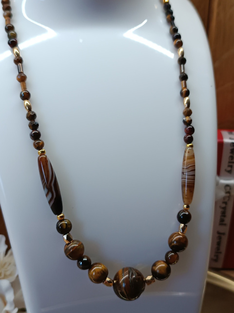 Naszyjnik z kamieni naturalnych. Tiger Eye i Onyks Naszyjnik z kamieni naturalnych. Tiger Eye i Onyks