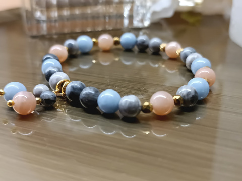 Ręcznie Wykonana Bransoletka z Kamieni Naturalnych – Jaspis, Sunstone, Angelit i Hematyt Ręcznie Wykonana Bransoletka z Kamieni Naturalnych – Jaspis, Sunstone, Angelit i Hematyt