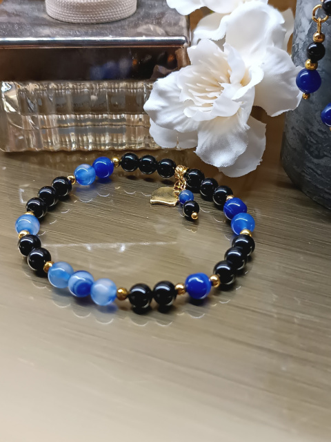 Ręcznie wykonana bransoletka z turmalinem i lapis lazuli – energia i elegancja Ręcznie wykonana bransoletka z turmalinem i lapis lazuli – energia i elegancja