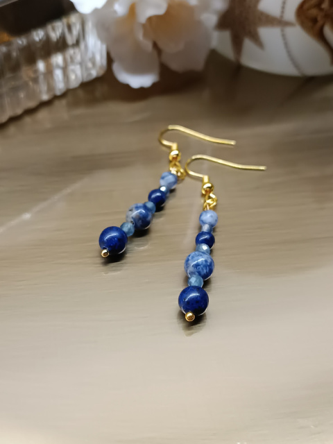 Ręcznie wykonany zestaw biżuterii z kamieni naturalnych – lapis lazuli, fasetowane chalcedony Ręcznie wykonany zestaw biżuterii z kamieni naturalnych – lapis lazuli, fasetowane chalcedony