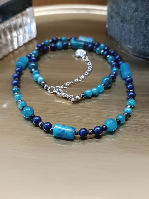 Zestaw biżuterii z kamieni naturalnych – apatyt, lapis lazuli, hematyt, chalcedon Zestaw biżuterii z kamieni naturalnych – apatyt, lapis lazuli, hematyt, chalcedon