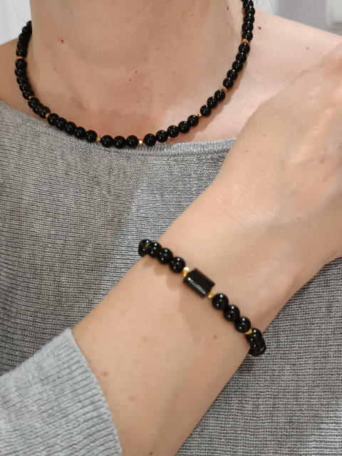 Zestaw biżuterii z turmalinem, obsydianem i hematytem, naszyjnik i bransoletka handmade Zestaw biżuterii z turmalinem, obsydianem i hematytem, naszyjnik i bransoletka handmade