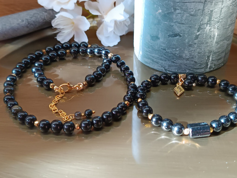 Zestaw biżuterii z turmalinem, obsydianem i hematytem, naszyjnik i bransoletka handmade Zestaw biżuterii z turmalinem, obsydianem i hematytem, naszyjnik i bransoletka handmade