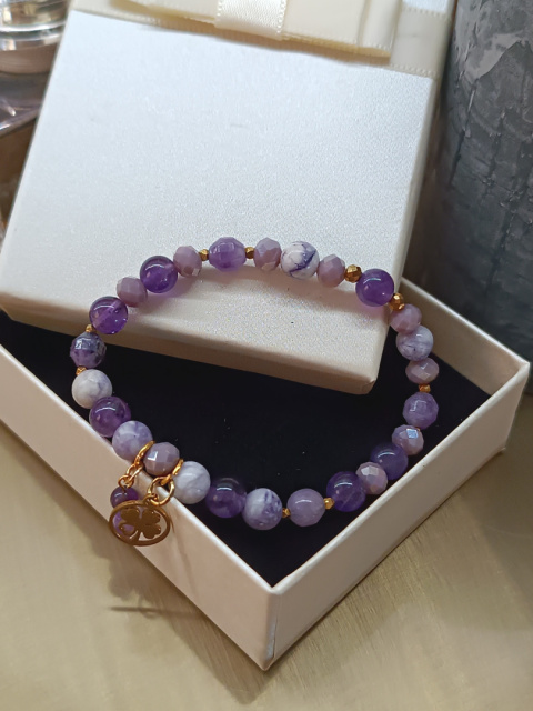 Bransoletka „Violet Harmony” – ametyst, lepidolit, purple turkus i złote akcenty Bransoletka „Violet Harmony” – ametyst, lepidolit, purple turkus i złote akcenty