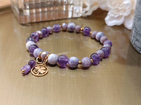 Bransoletka „Violet Harmony” – ametyst, lepidolit, purple turkus i złote akcenty Bransoletka „Violet Harmony” – ametyst, lepidolit, purple turkus i złote akcenty
